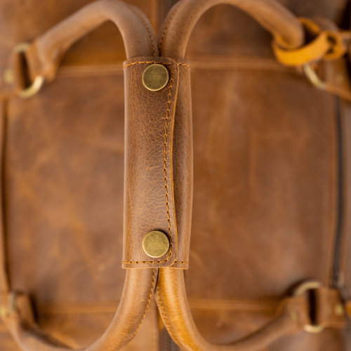 CAMOUFLE – Sac de sport en cuir Weekender Gym, 21 po, brun alezan