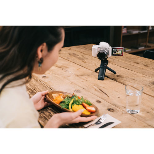 App. sans miroir APS-C Alpha ZV-E10/obj. interchangeable de Sony pour vlogues + obj.16-50 mm-Blanc