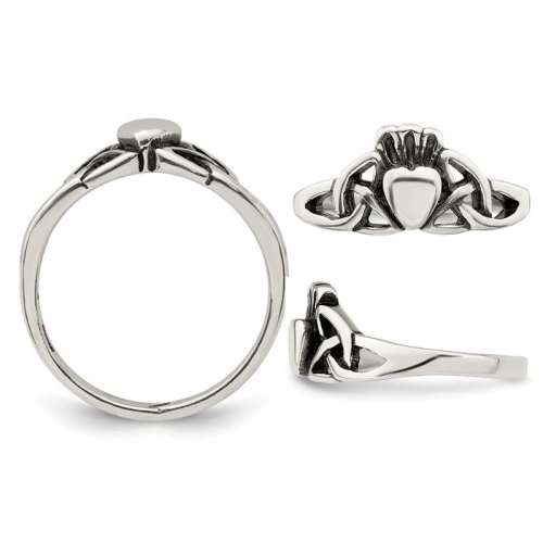 Ladies Antiqued Claddagh Ring in Sterling Silver