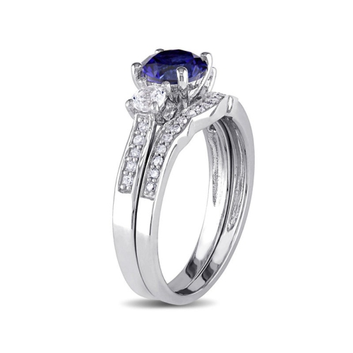 Bague de fiançailles or blanc 10 ct, saphir synthétique bleu et blanc laboratoire et mariage diamant totalisant 1 1/3 ct