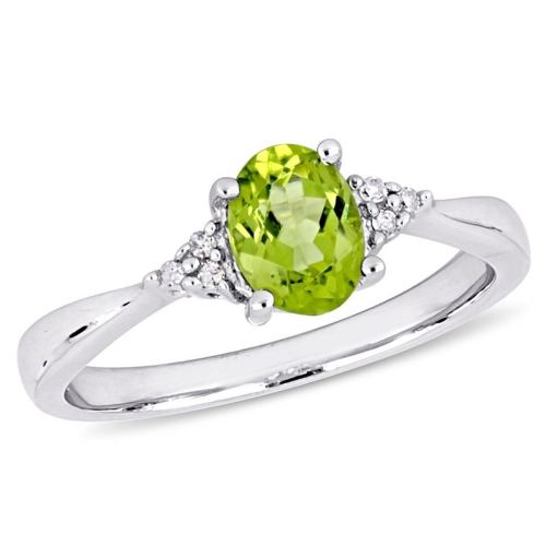 GEM AND HARMONY  4/5 Carat (Ctw) Peridot Ring In Sterling Silver In Green