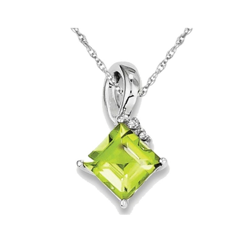 GEM AND HARMONY  2/3 Carat (Ctw) Natural Peridot Pendant Necklace In Sterling With Chain In Silver