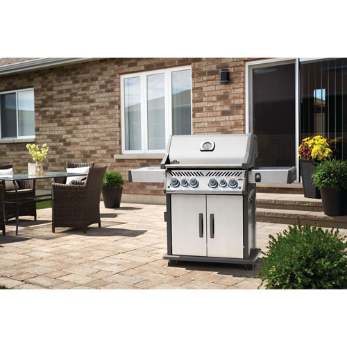 Napoleon Rogue SE 525 76500 BTU Propane BBQ with Grill Cover - Only at Best Buy