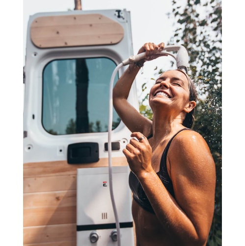 Chauffe-eau instantané extérieur portatif de 37,5 000 BTU Luxé d’Eccotemp 1.5 GPM