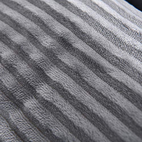 AmazonBasics Round Self Warming Pet Bed For Cat or Dog - 18 x 8 Inches