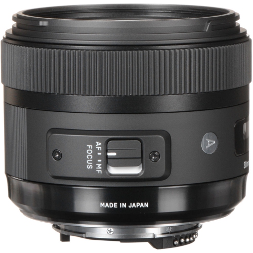 Sigma 30mm f/1.4 DC HSM Art Lens for Nikon F Bundle