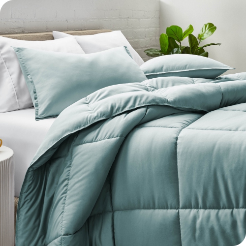 Bare Home Comforter Set - Goose Down Alternative - Ultra-Soft - Hypoallergenic - All Season Breathable Warmth - Twin/Twin XL, Light Blue