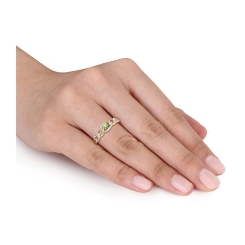 1/4 Carat Peridot Link Ring in 10K Yellow Gold with Diamonds