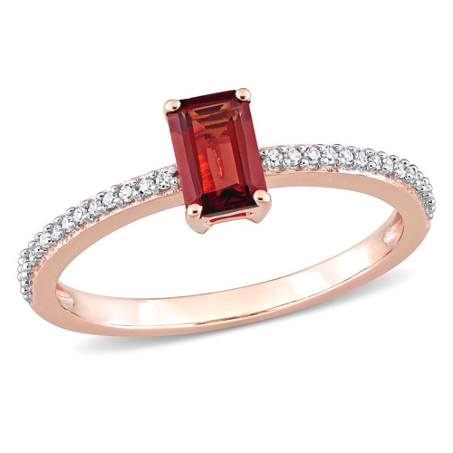 GEM AND HARMONY  4/5 Carat (Ctw) Emerald-Cut Garnet Ring In 10K Rose Gold With Diamonds In Pink