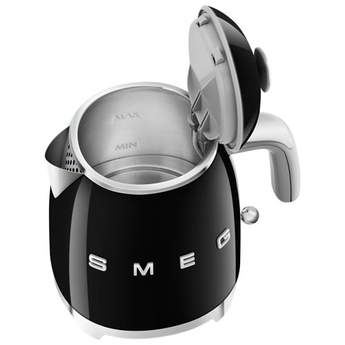 Bouilloire électrique miniature de la gamme Années 50 de Smeg - 0,8 l - Noir