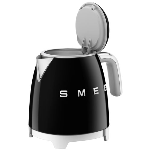 Bouilloire électrique miniature de la gamme Années 50 de Smeg - 0,8 l - Noir