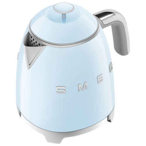 Bouilloire électrique miniature de la gamme Années 50 de Smeg - 0,8 l - Bleu pastel