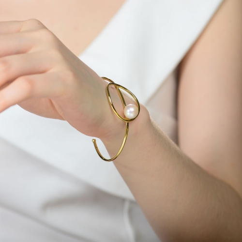 Rozzato Sterling Silver Gold Plating Freshwater Pearl Cuff Bracelet