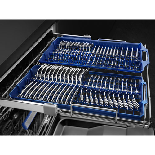 Lave-vaisselle encastrable 24 po 48 dB avec troisième panier de Smeg - Noir