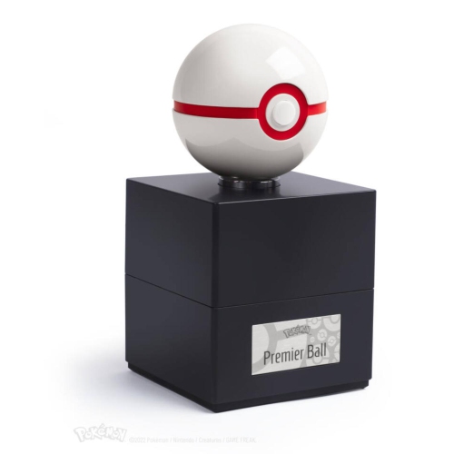 Pokemon 3 Prop Replica Premier Ball - Premier Ball Sideshow 908399