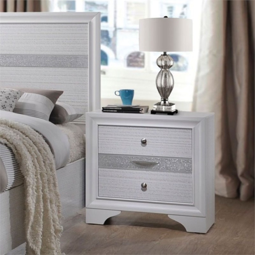 Bowery Hill Square Wood 3-Drawers Bedroom Nightstand in White