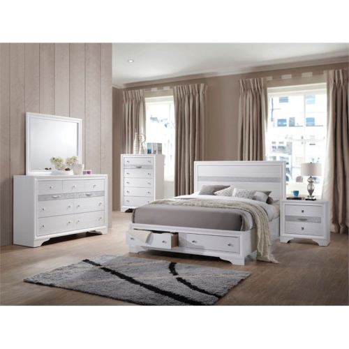 Bowery Hill Square Wood 3-Drawers Bedroom Nightstand in White