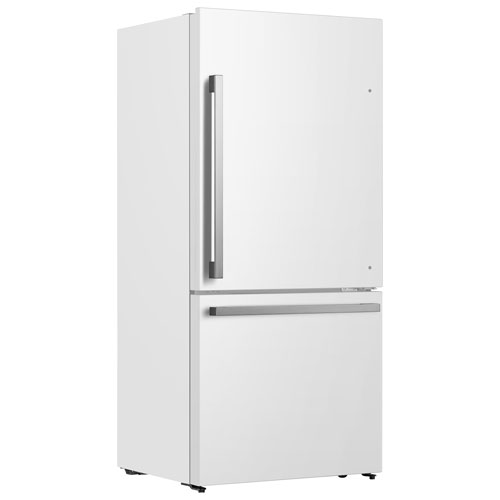 Réfrigérateur à congélateur inférieur à profondeur de comptoir 17,2 pi³ 32 po de Hisense (RB17A2CWE) - Blanc