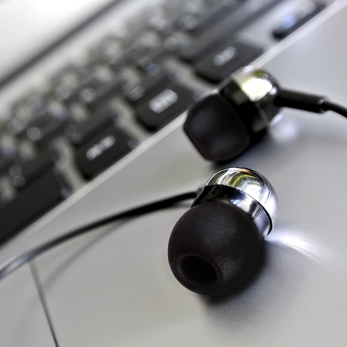 FX4.9 4 paires d’embouts ronds en mousse à mémoire pour écouteurs. Remplacement pour les écouteurs-boutons en silicone. Compatible