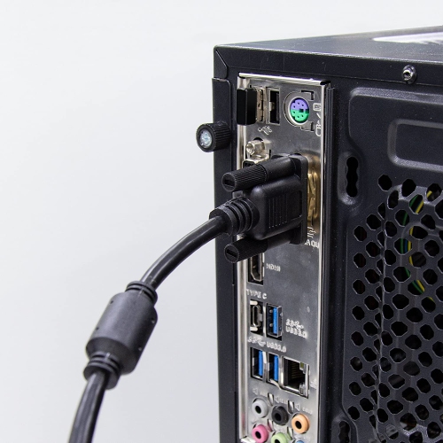 VGA to VGA Cable with Ferrites 6 Feet