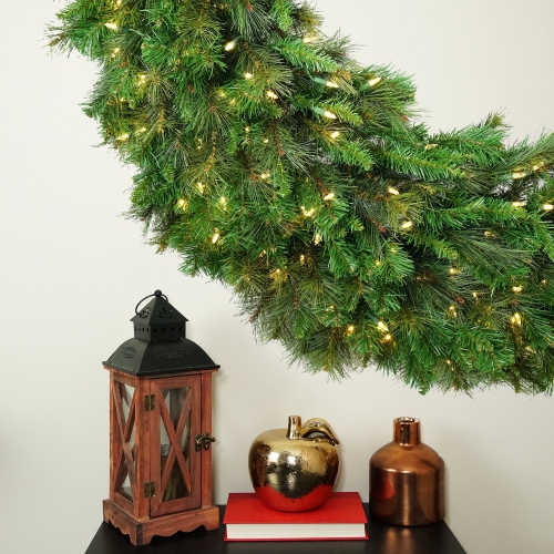 Couronne de Noël artificielle en pin canyon à DEL de 60 po - lumières transparentes