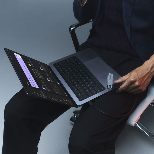 Portefeuille de cryptomonnaie USB-C Nano S Plus de Ledger - Noir mat