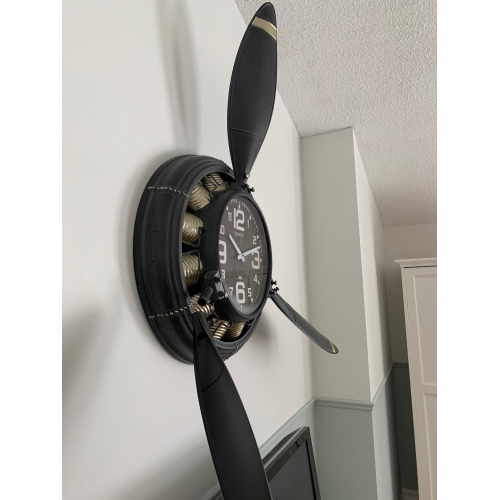 Metal Airplane Propeller Wall Décor clock