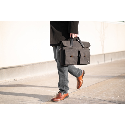 PKG Richmond 10L Slim Messenger. 16" Laptop.