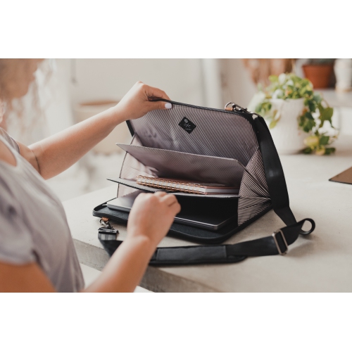 PKG Wellington 10L Accordion Multi Compartment Messenger. 16" Laptop.