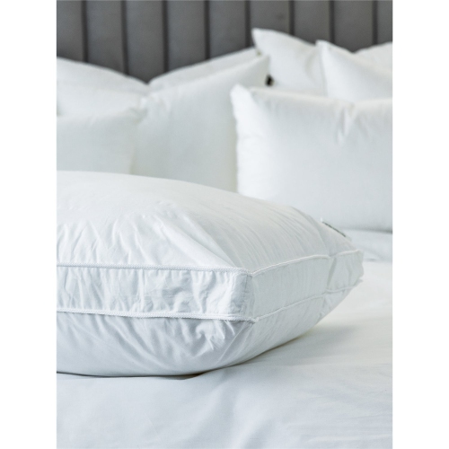 DB Chez Vous - Hypoallergenic Microfiber Pillow, Standard Size, White