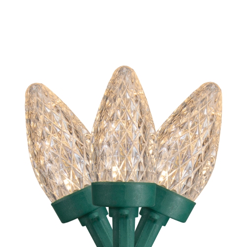 50 lumières de Noël à facettes à DEL C7 blanc chaud, fil vert, 20.25 pi