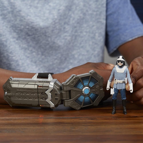 Star Wars Force Canto Bight Police Speeder and Canto Bight Police Figure