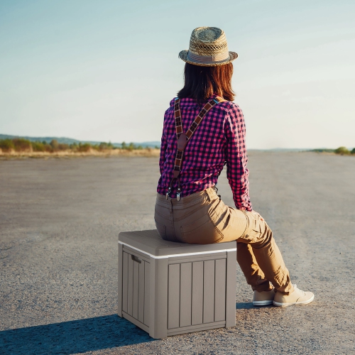 Costway 10 Gallon Ice Cooler w/ Built-in Handles and Detachable Lid