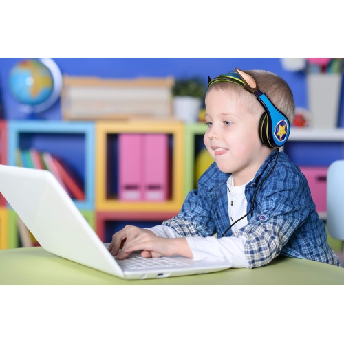 Le casque d’écoute Chase de la Pat’Patrouille pour enfants avec fonction de limitation du volume intégrée offre une écoute sécuritaire pour les