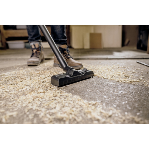 Karcher WD 5 P V Wet and Dry Vacuum with Integrated Power Outlet