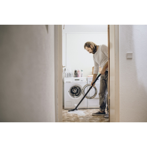 Karcher WD 5 P V Wet and Dry Vacuum with Integrated Power Outlet