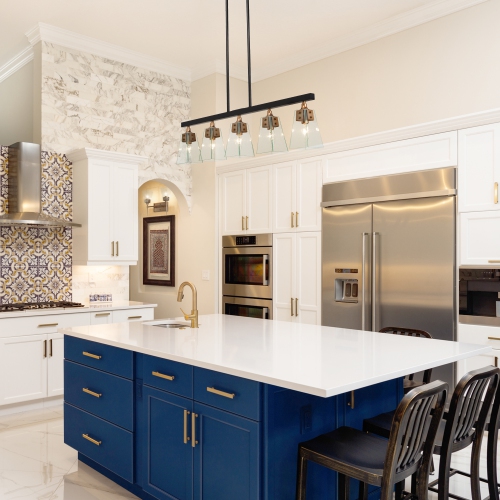 Modern Kitchen Island Chandelier, 5-Light Large 34-in Black and Gold with Bell Glass Modern/Contemporary Seeded Glass Linear LED Hanging Kitchen