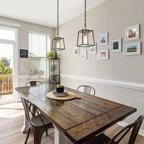 Black and Gold Pendant Light, 1-Light Modern Drum Kitchen Island Pendant Lighting with Seeded Glass Shade
