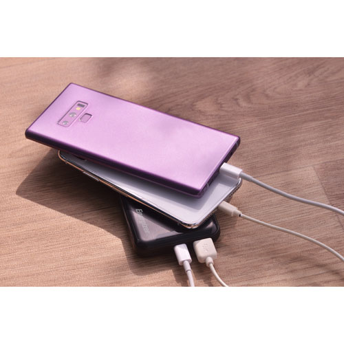 Chargeur portable USB-A/USB-C de 10 000 mA h d'Energizer avec chargeur Qi sans fil - Noir