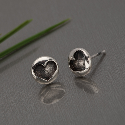 AG STERLING  - Sterling Oxidized Stamped Heart Stud Earrings In Silver