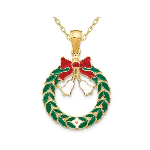 GEM AND HARMONY  14K Gold Christmas Wreath Charm Pendant Necklace With Chain In Yellow
