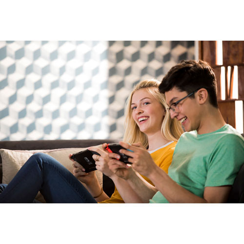 Console Nintendo Switch avec Joy-Con rouge/bleu fluo