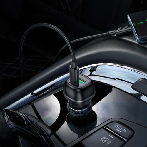 Deux ports PD 48&nbsp;W + chargeur pour l'auto QC3.0 à chargement rapide et câble USB-C à USB-C, noir