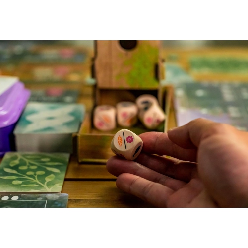 Stonemaier Games Wingspan: Oceania Expansion 1-5 players, ages 10+, 40-70 minutes