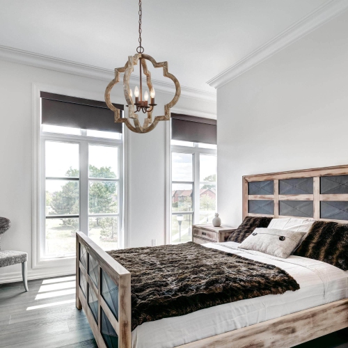 Modern Farmhouse 4-Light Distressed Wood Lantern Chandelier