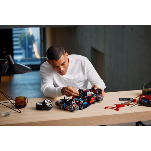 LEGO Technic : Ferrari Daytona SP3 - Ensemble de construction de 3778 pièces [LEGO, no 42143, 18 ans et plus]