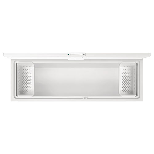 Frigidaire 24.8 Cu. Ft. Chest Freezer (FFCL2542AW)