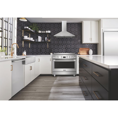 Frigidaire Professional 36" 4.4 Cu Ft True Convection 5-Element Induction Range - Stainless