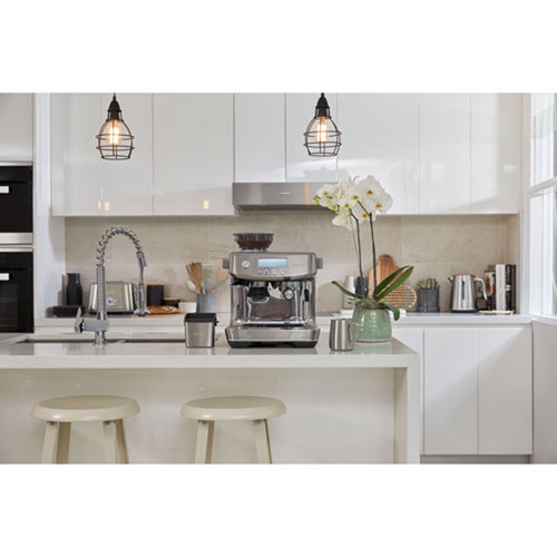 Remis à neuf - Machine à expresso Barista Pro de Breville avec moussoir et moulin à café - Acier inoxydable brossé - Reconditionné par Breville
