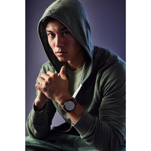 Montre pour homme Yoda japonais Eco-Drive 42 mm de Star Wars, boîtier inox noir, bracelet nylon beige, cadran brun